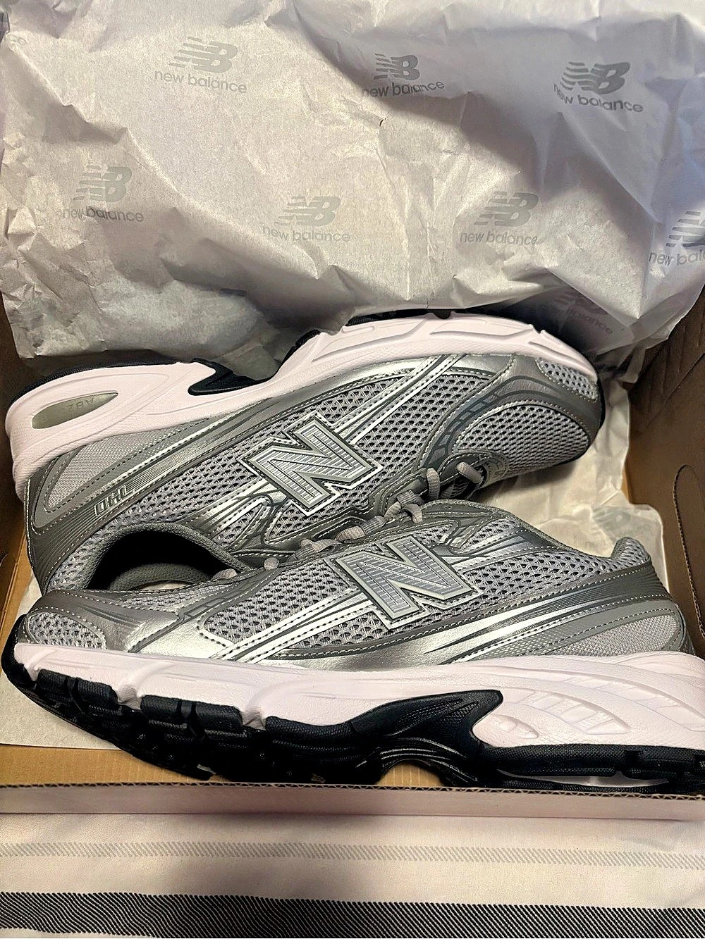 New Balance Fresh Foam X 740SG2 Athletic Shoes Gray & White US 10 D